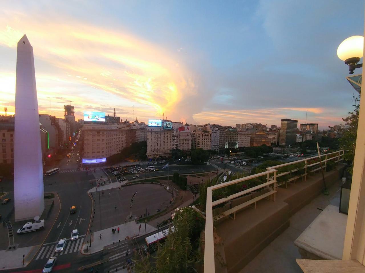 Penthouse Frente Al Obelisco Con Terraza Buenos Aires Exterior foto